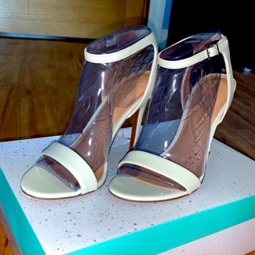 Womens heels NEW